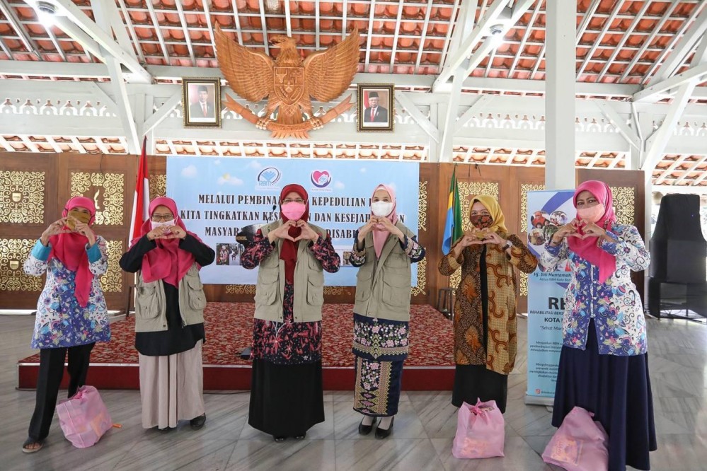 RBM Kota Bandung Berikan 200 Paket Nutrisi untuk Penyandang Disabilitas