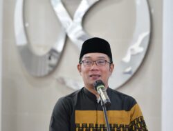 Ridwan Kamil Beri Bantuan Pembangunan Masjid di Depok