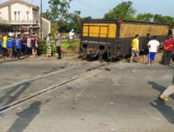 Kereta Pembawa Batu Balas Anjlog di Leles Garut, Perjalanan 3 KA Terganggu