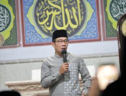 Subuh Berjamaah, Ridwan Kamil Minta DKM Jaga Masjid “Musafir”*