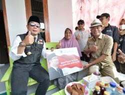 Ridwan Kamil Tinjau Rumah Seorang Nenek Setelah Direnovasi Melalui Bansos Gubernur