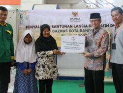 1.963 Lansia dan Yatim Duafa di Kota Bandung Dapat Santunan Baznas