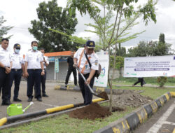 KAI Daop 2 Bandung Lakukan Penghijauan di Stasiun Kiaracondong dan Mess Griya Karya Dewi Sartika