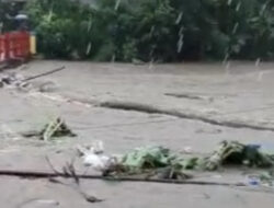 BNPB Serahkan Bantuan Dana Siap Pakai Untuk Penanganan Darurat Banjir dan Longsor di kota Manado dan Kabupaten Sangihe Sulawesi Utara
