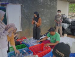 Bio Farma Libatkan Karyawan Lestarikan Lingkungan melalui Program “Bottle Exchange with Plants”