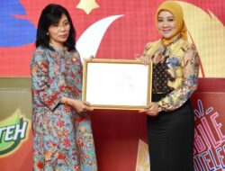 Gubernur dan Ketua Dekranasda Jabar Raih Penghargaan dalam Mobile Intellectual Property Clinic