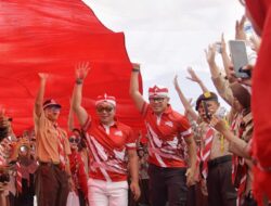 Festival Merah Putih, Ridwan Kamil Gabung Mengarak Bendera