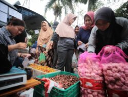 Harga Lebih Murah, Warga Serbu Gerakan Pangan Murah On The Road di Kelurahan Palasari