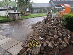 Tim Ahli Cagar Budaya Protes Pembongkaran Gerbang Bumi Sangkuriang