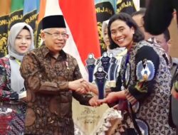 Komitmen Produksi Produk Halal, Bio Farma Raih Halal Award 2024 dari Universitas Brawijaya