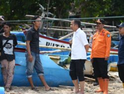 Pj. Gubernur Jabar Tinjau Lokasi Bencana Banjir Rob di Rancabuaya