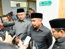 Terima Pekerja di DPRD Jabar, Bey Machmudin Tegaskan Tak Akan Terbitkan Kepgub Upah Pekerja Diatas Saru Tahun