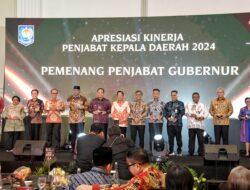 Pj Gubernur Jabar Bey Machmudin dan Pj Wali Kota Bandung Bambang Tirtoyuliono Raih Penghargaan pada Apresiasi Kinerja Penjabat Kepala Daerah Tahun 2024