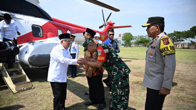 Kasdam III/Slw Sambut Wapres RI Kunker di Indramayu