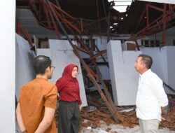 Bey Machmudin Tinjau Gedung YPK Bandung yang Roboh