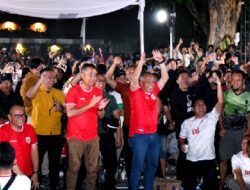 Bey Machmudin Bersama Warga Nobar Laga Timnas Indonesia vs China
