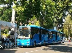 Bey Machmudin Jajal BRT Bandung Raya Rute Alun-alun Bandung – Kota Baru Parahyangan