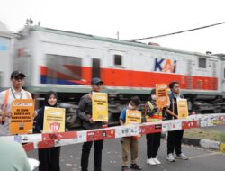 Daop 2 Bandung Himbau Masyarakat Disiplin Saat Berlalu Lintas di Perlintasan Sebidang
