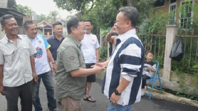 Gunakan Hak Pilih, Herman Suryatman Mencoblos di TPS 15 Kotakulon Sumedang