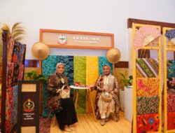 Batik Mega Mendung Kreasi Persit KCK PD III/Slw Dipamerkan pada Program #PersitBisa