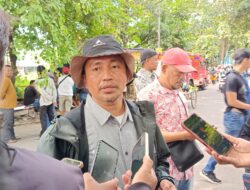 KA Malabar Tertemper OTK, KAI Daop 2 Ingatkan Bahaya Beraktivitas di Jalur KA