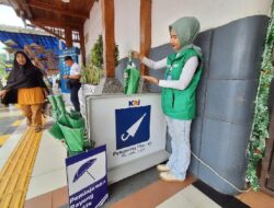 Tingkatkan Pelayanan, KAI Daop 2 Sediakan Fasilitas Pengering Payung di Sejumlah Stasiun