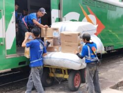 KAI Daop 2 Bandung Jalankan Kereta Parcel Lintas Selatan, Pastikan Paket Aman dan Tiba Dalam Semalam