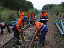 Antisipasi Cuaca Ekstrim, Ini yang Dilakukan KAI Daop 2 Untuk Keselamatan dan Kenyamanan Perjalanan Kereta Api