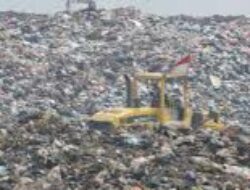 Tidak Dipilah Sampah Warga Kota Bandung Tidak Diangkut