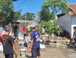 Warga Swadaya Perbaiki Kirmir, Petugas Sedot Air