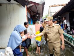 Tinjau Lokasi Banjir di Derwati dan Gedebage, Wakil Walikota Bandung Erwin Pastikan Solusi dan Bantuan untuk Warga