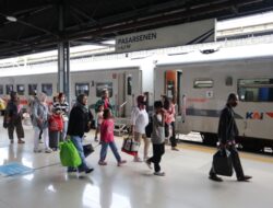 Dukung Semangat Hari Buruh: KAI Berikan Layanan Maksimal untuk Masyarakat Produktif Indonesia