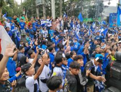 Bandung Lautan Biru, Ribuan Bobotoh Tumpah Ruah Rayakan Persib Juara