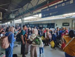 Peringati Hari Lanjut Usia 2025, KAI Umumkan 459 Ribu Lansia Nikmati Diskon 20% Naik Kereta Api