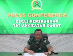 TNI AD Bantu Proses Pemakaman Korban Ledakan Amunisi di Garut