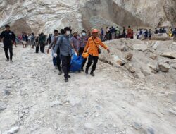 Longsor Gunung Kuda Cirebon,13 Orang Meninggal Dunia Akibat Tertimbun Longsor