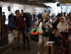 50 Ribu Lebih Pelanggan Gunakan Kereta Api dari Daop 2 Bandung pada Libur Lebaran Idul Adha 2025