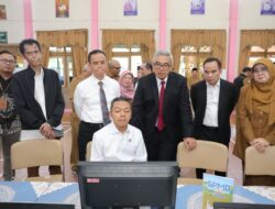 Tinjau SMPN 7 Bandung, Wamendikdasmen Sebut SPMB Transparan dan Inklusif