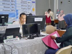 Tingginya Animo Masyarakat Mendaftarkan Putra/ Putrinya di Hari Pertama Pendaftaran SPMB Tahap 1