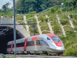Semakin Diminati, Kereta Cepat Whoosh Layani 2,9 Juta Penumpang di Semester 1 Tahun 2025 dan Tembus 10 Juta Sejak Dimulai Operasi