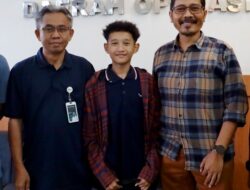 Daffa Siswa SMP di Bandung Terima Penghargaan dari KAI Daop 2 Bandung