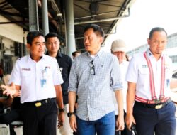 Dirut KAI Tinjau Pelayanan di Stasiun Integrasi, KA Jarak Jauh dan Commuter Line Tetap Beroperasi Normal