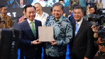 Wagub Jabar Erwan Setiawan Sambut Baik Kehadiran Pabrik Kendaraan Listrik VinFast di Subang