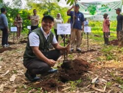 Program “SEI Hijaukan Bumi”, Tradisi Ganti Karangan Bunga dengan Bibit Pohon Sukses Kumpulkan 1.000 Bibit Tanaman