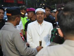 Gubernur Jabar Dedi Mulyadi Tinjau Ibadah Malam Natal di Gereja Katedral St. Petrus Kota Bandung