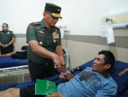 Pangdam III/Siliwangi Ta’ziah dan Kunjungi Korban Kecelakaan Beruntun di Cisarua KBB