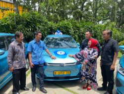 Jelang Ramadan dan Lebaran Bluebird Hadirkan Taksi Listrik Pertama di Bandung