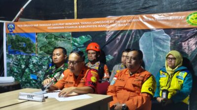 Pencarian Korban Longsor KBB Masih Dilakukan, Dua Kantong Jenazah Dievakuasi