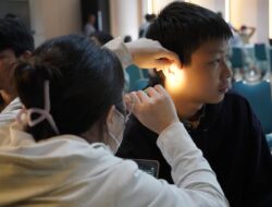 Kemenkes Sebut Penggunaan Earphone Dalam Jangka Panjang Sebabkan Gangguan Pendengaran