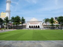 2.124 Titik di Kota Bandung Siap Gelar Salat Id, Farhan Salat di Plaza Balai Kota